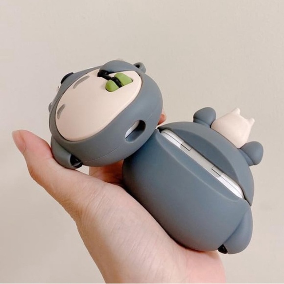 COPY - Cute Totoro AirPod Case Keychain - Picture 2 of 4